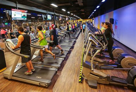 smart fit tem diária.